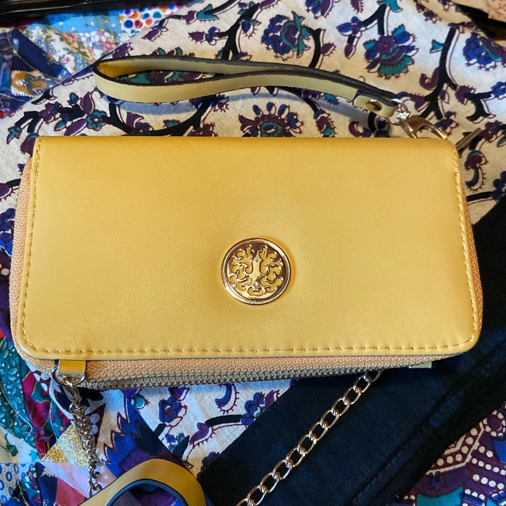 Small yellow clutch 4”x8”